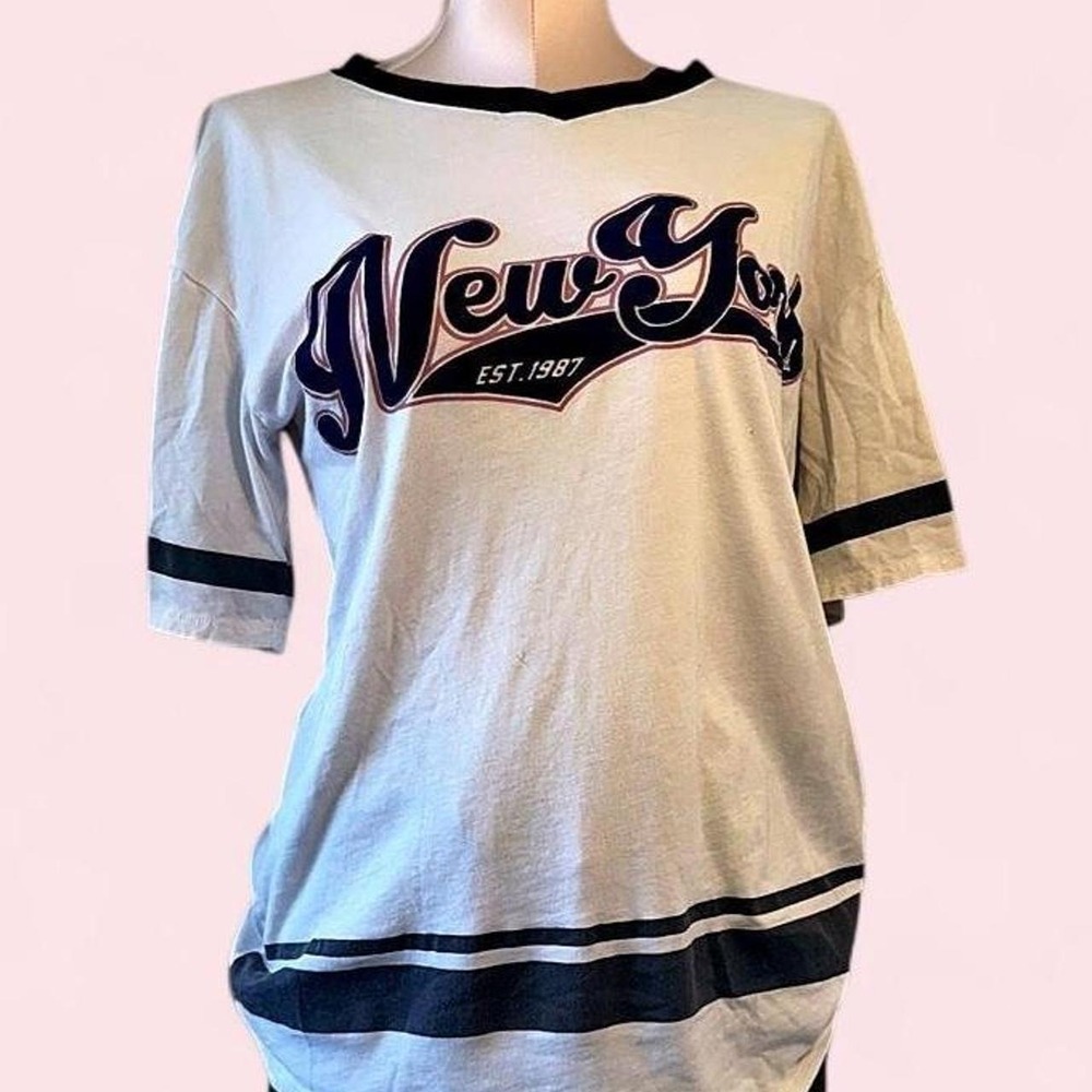 Y2K New York graphic ringer tee 🤍